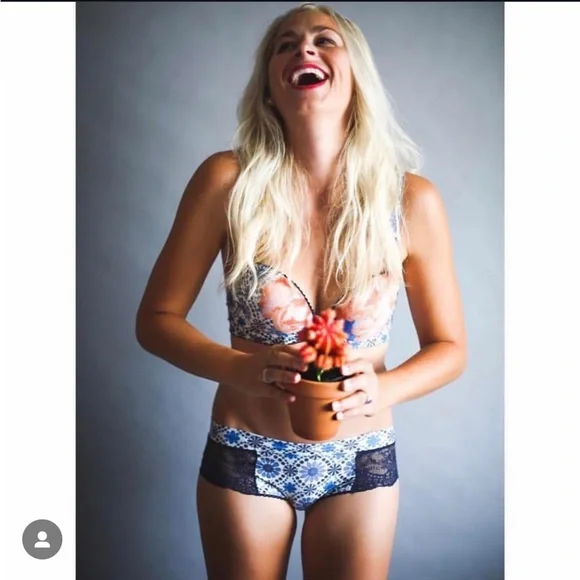 💙🤍🧡 NWOT Naja Floral Blue and Orange Bra and Underwear Set - Picture 4 of 11